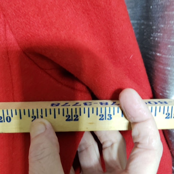 Vtg. 1970's Elegant Red 100% Wool Trench Coat Black Velvet Collar Sz16 Old Money - Picture 12 of 12